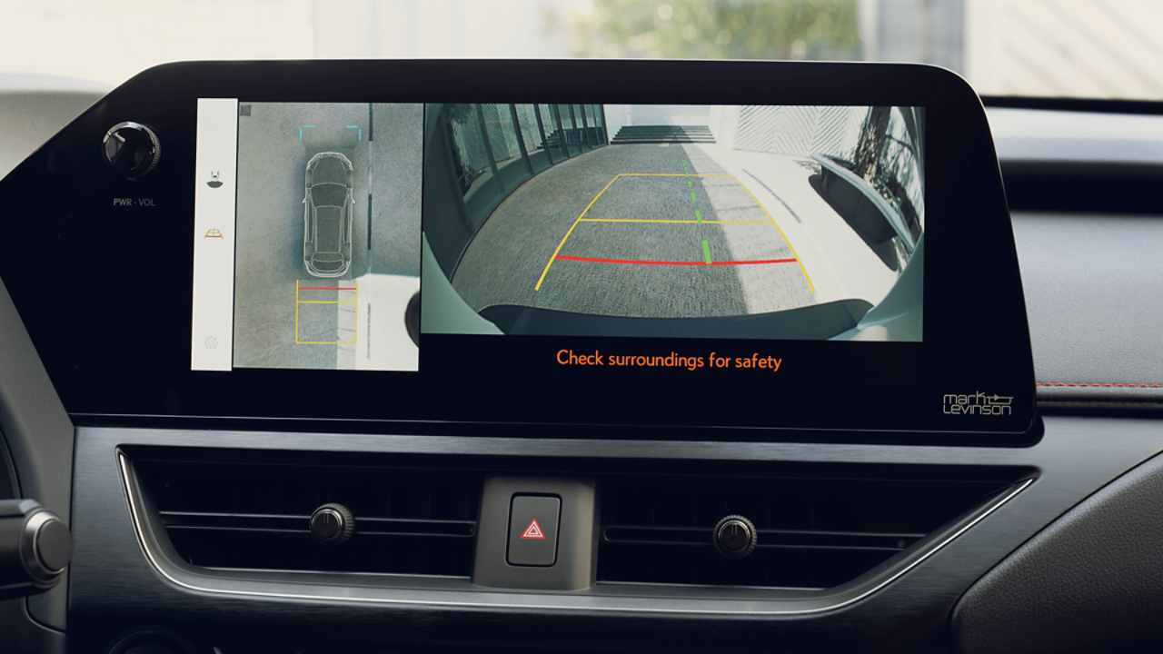 Lexus Safety System + im neuen Lexus UX 250h